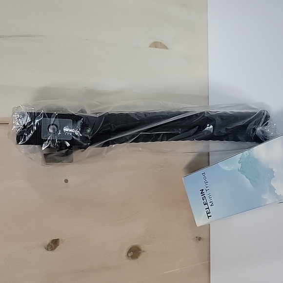 Phone Tripod Stand, Portable Cellphone Camera Tripod with Bluetooth Remote, New. - Picture 6 of 6